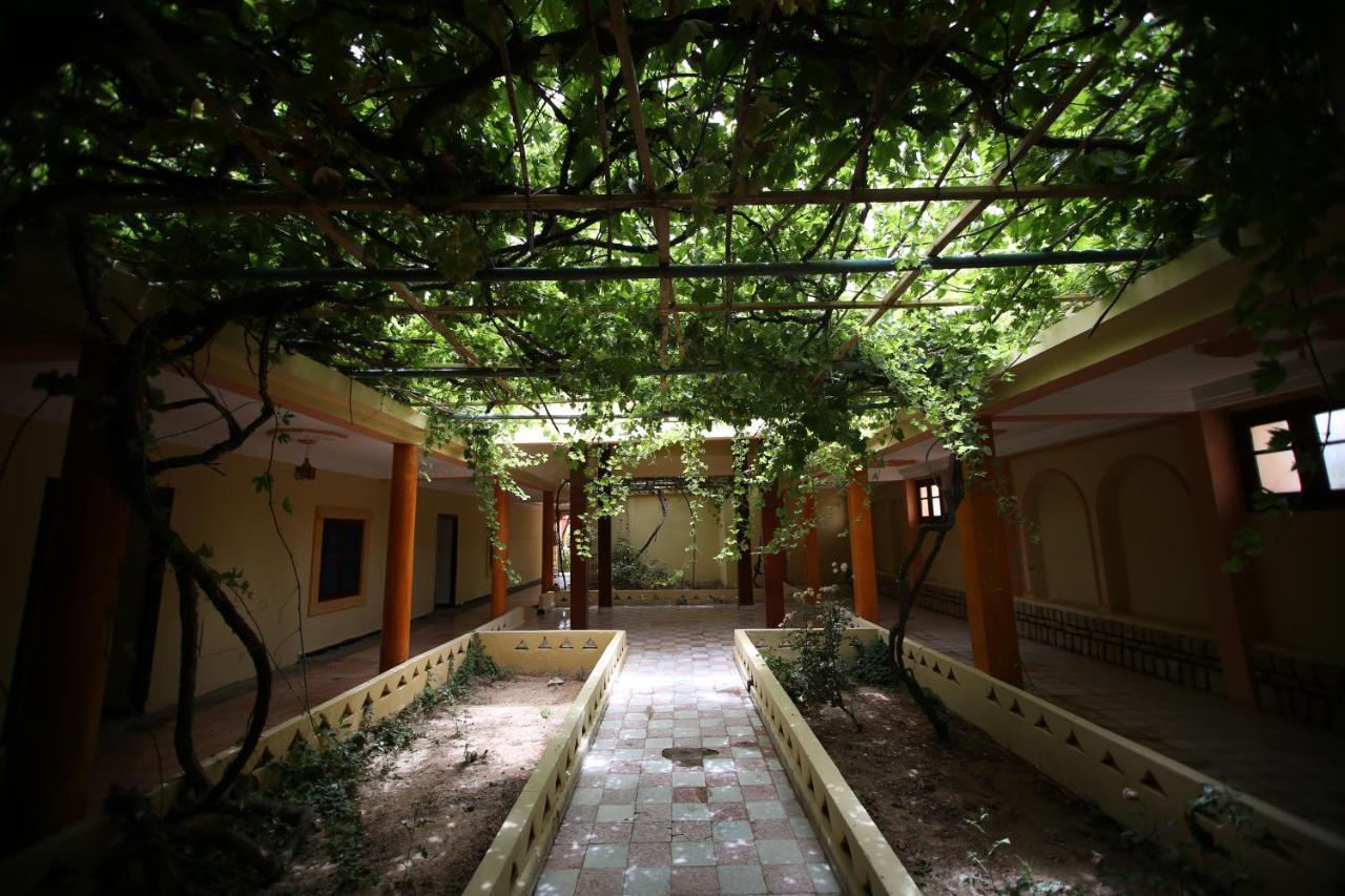 Auberge Jaafar 米德勒特 外观 照片